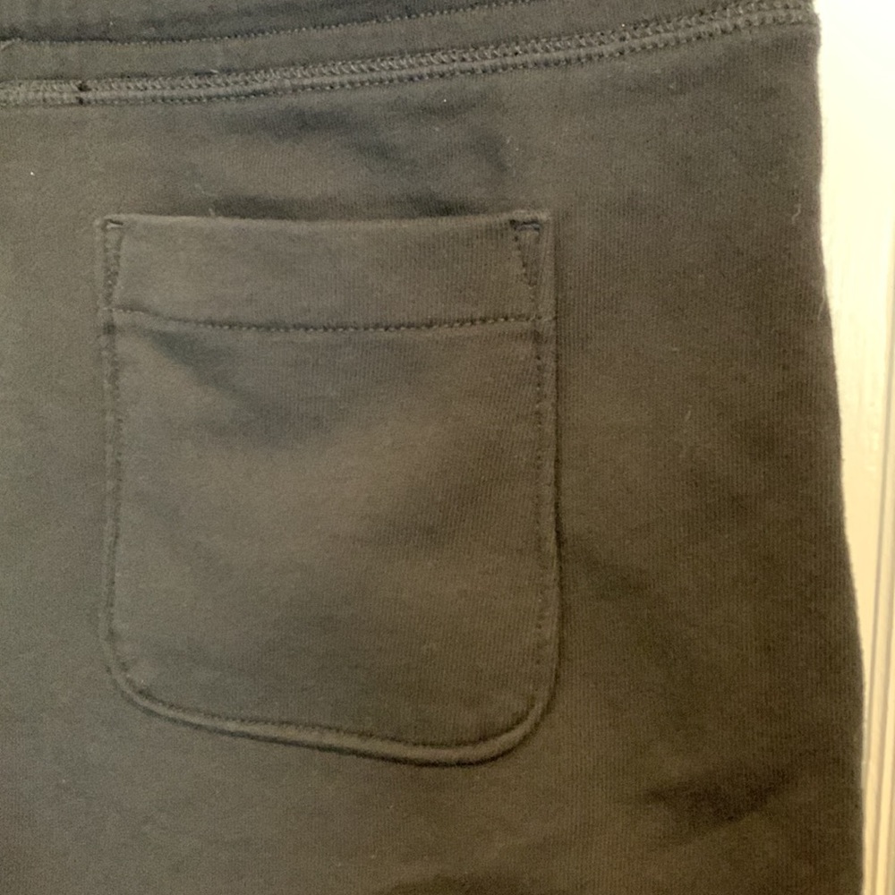 New with Tags Gap Men’s Black Drawstring Sweat Shorts Size Medium - Picture 4 of 5